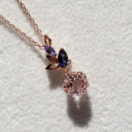 【necklace】　モルガナイト　7mm　さくらシェイプ