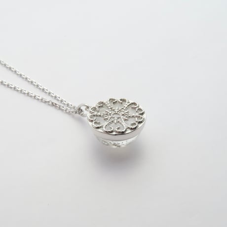 【necklace】　硝子の宝石 snow dome