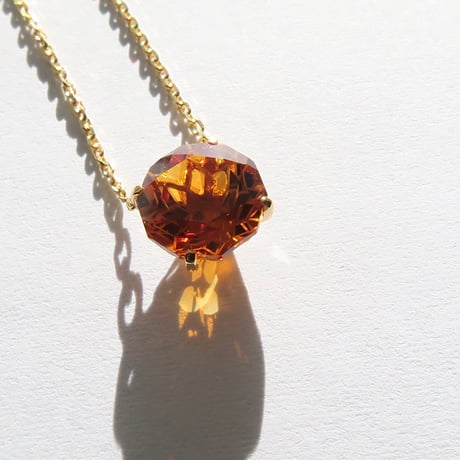 スーパーエクストラシトリン 8mm 10角ダンデライオンカット necklace