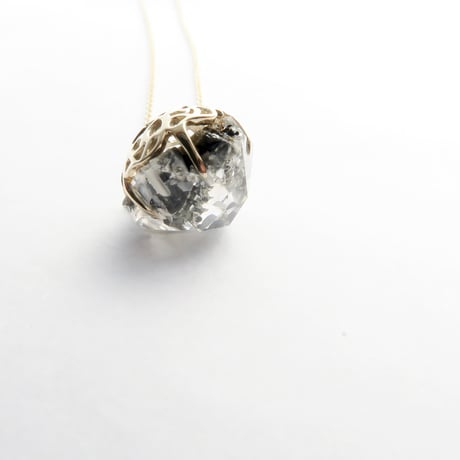 【necklace】　マイカインクォーツ 10mm 桜切子の切子なし