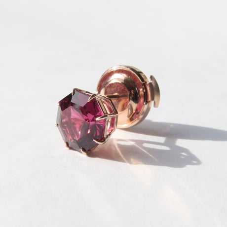 【Lapel pin】　ロードライトガーネット 8mm アトリアカット