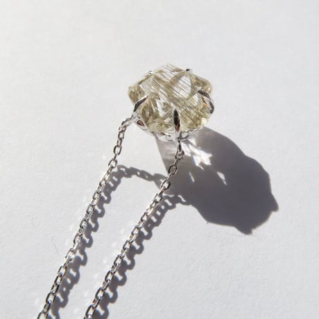 ルチルクォーツ 10mm さくらシェイプカット necklace