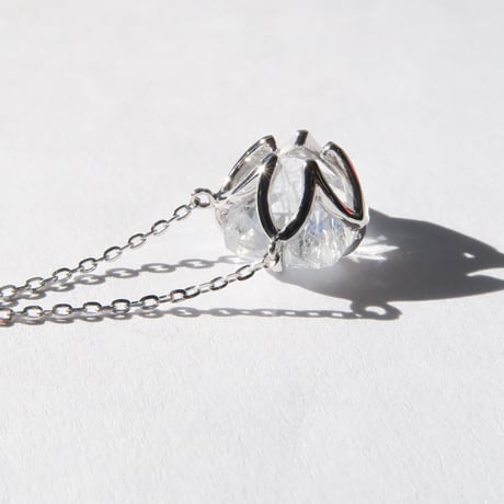 デュモルチェライトインクォーツ 10mm さくらシェイプカット necklace