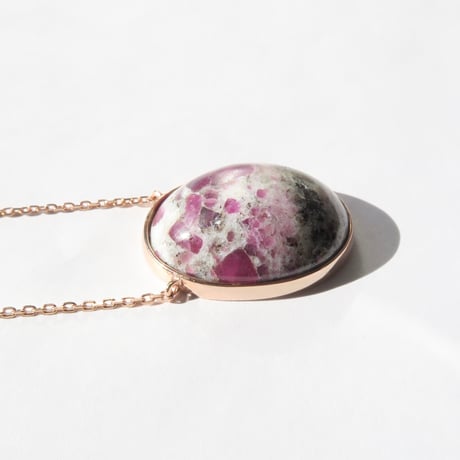 【necklace】 ルビーイングラナイト：シミズ貴石 会長カット