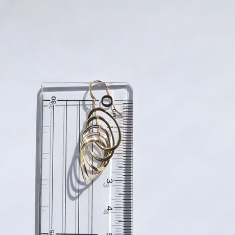 【pierced】　Flowing lines（P-139） 両耳