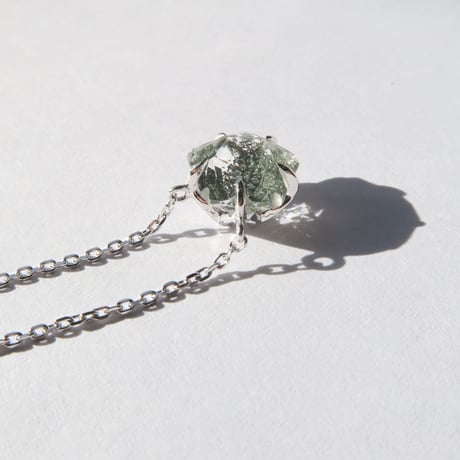 【necklace】　グリーンガーデンクォーツ 8.5mm さくらシェイプカット