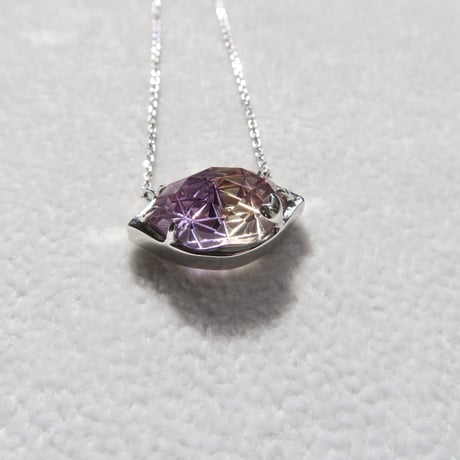 【necklace】　アメトリン　リップ型　甲州貴石切子