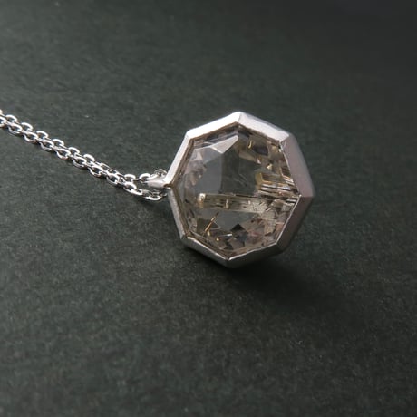 【necklace】　ルチル結晶入りクォーツ　かんなカット