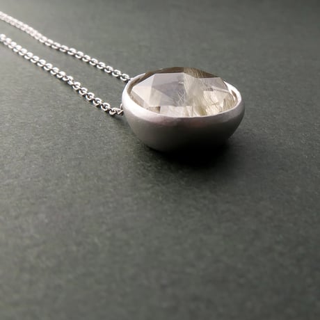 【necklace】　ルチルクォーツ　かんなカット