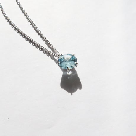 ブルージルコン 6mm さくらインカット necklace