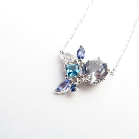 【necklace】　バイカラーゾイサイト　アトリアカット