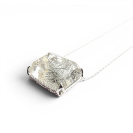 【necklace】　ルチル結晶入りホワイトガーデンクォーツ　かんなカット