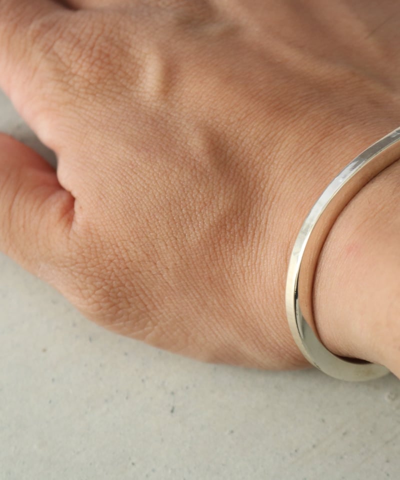 最終 超美品 ブルースモーガン バングル 14K ナバホ族 ほぼ未使用 やや幅広 最終 ブルースモーガン バングル 14K ナバホ族 インディアン