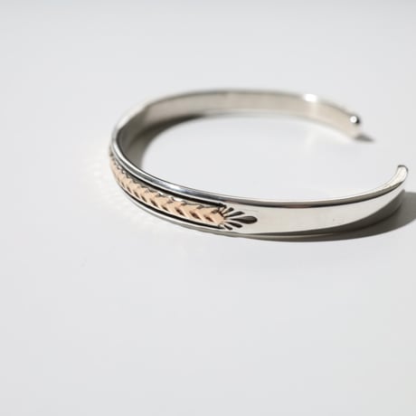 UNISEX / ナバホ族 Bruce Morgan / 1/4'' 14K 4ダイヤ+アロー バングル