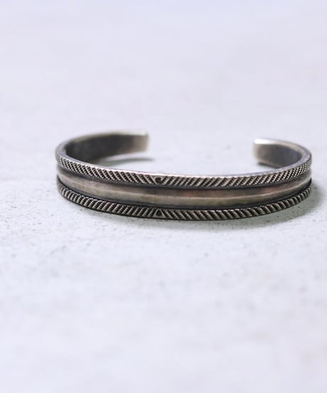 Jesse Robbins Coin Silver バングル Jesse Robbins Coin Silver Bracelet | Native American Silver Jewelry