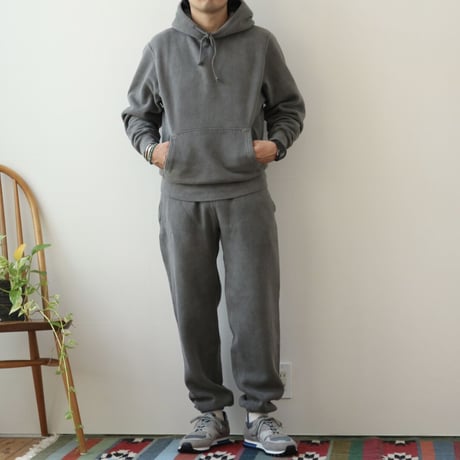 MADE / VARSITY SWEAT PANTS PIGMENT DYE