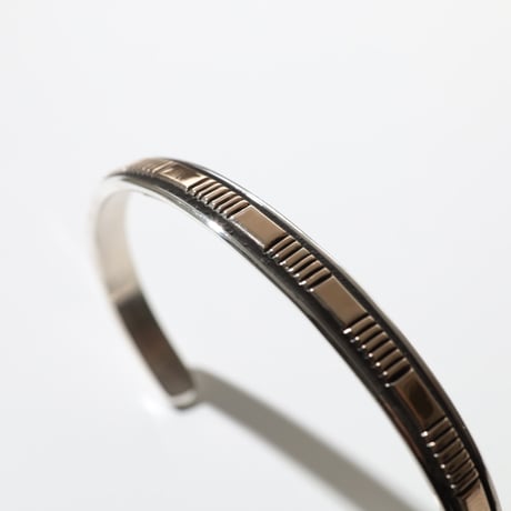 UNISEX / ナバホ族 Bruce Morgan / 1/4'' 14Kゴールド ストライプ+プレーン バングル