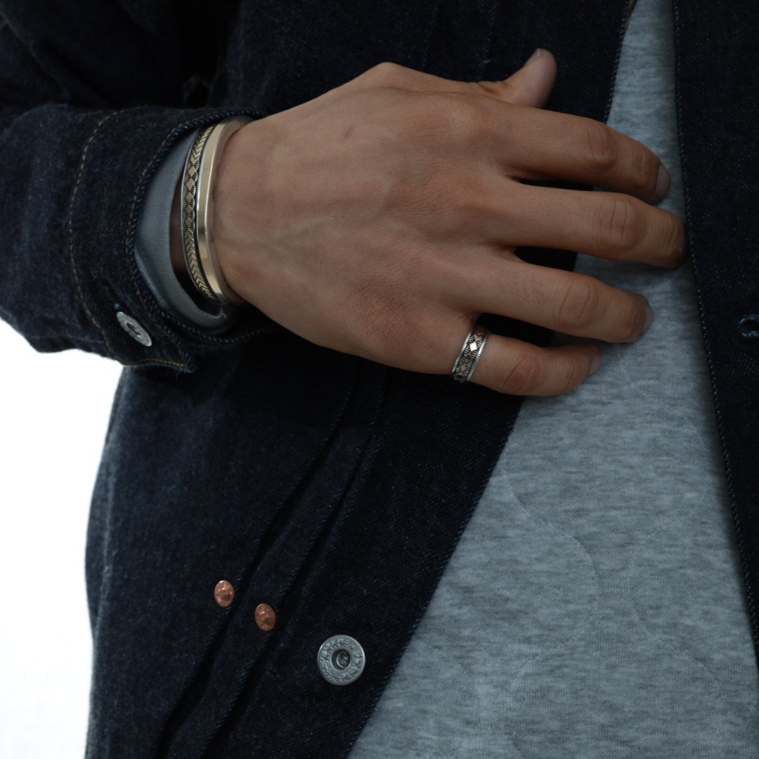 UNISEX / ナバホ族 Bruce Morgan / 1/4'' 14K 4ダイヤ+アロー