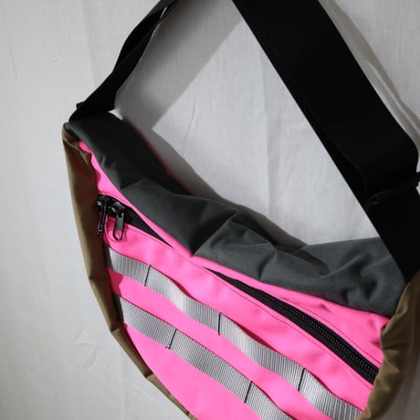 UNISEX / ATMOSPHERE MOUNTAIN WORKS / CHEYENNE SLING BAG