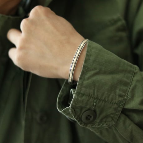 UNISEX / ナバホ族 Bruce Morgan / 1/4'' 14Kゴールド ストライプ+プレーン バングル