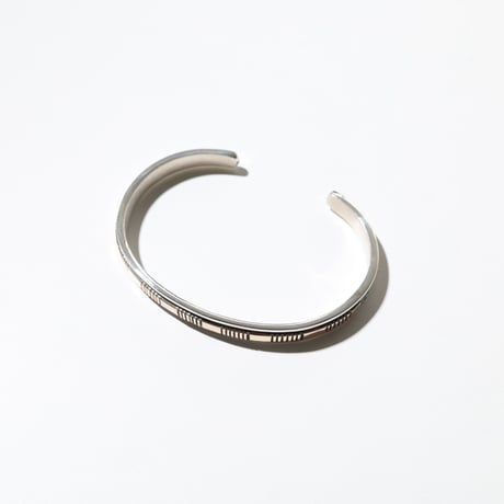 UNISEX / ナバホ族 Bruce Morgan / 1/4'' 14Kゴールド ストライプ+プレーン バングル