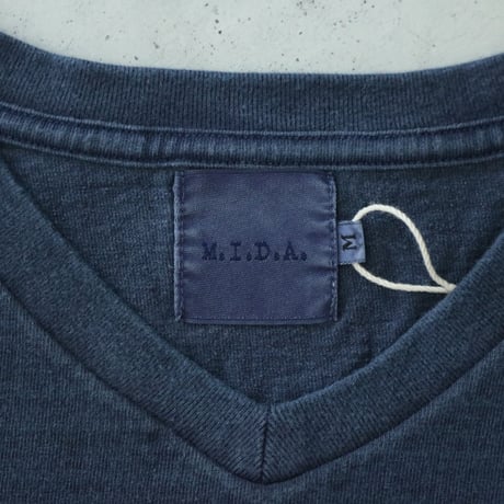 M.I.D.A. / PIGMENT DYED V-NECK TEE / M231502