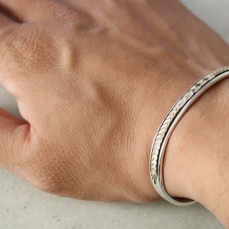 UNISEX / ナバホ族 Bruce Morgan / 1/4'' 14K 4ダイヤ+アロー バングル
