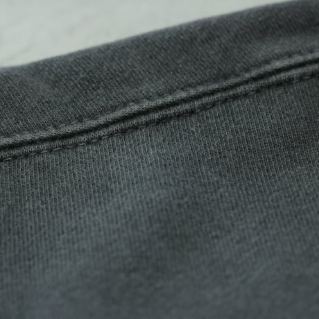 MADE / VARSITY CREW NECK PIGMENT DYE