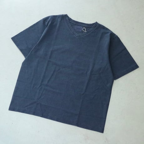 M.I.D.A. / PIGMENT DYED V-NECK TEE / M231502