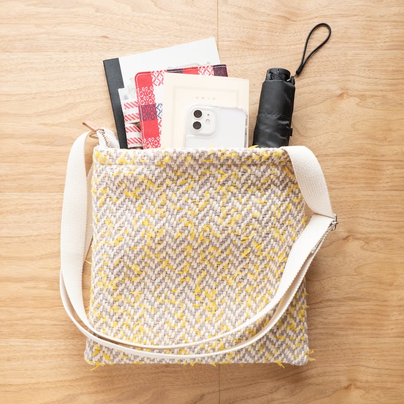 スクエアショルダーバッグ ヘリンボーン柄ストライプ navy x red