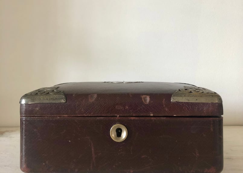 ○アンティーク○レザージュエリーボックス鍵付き○バー