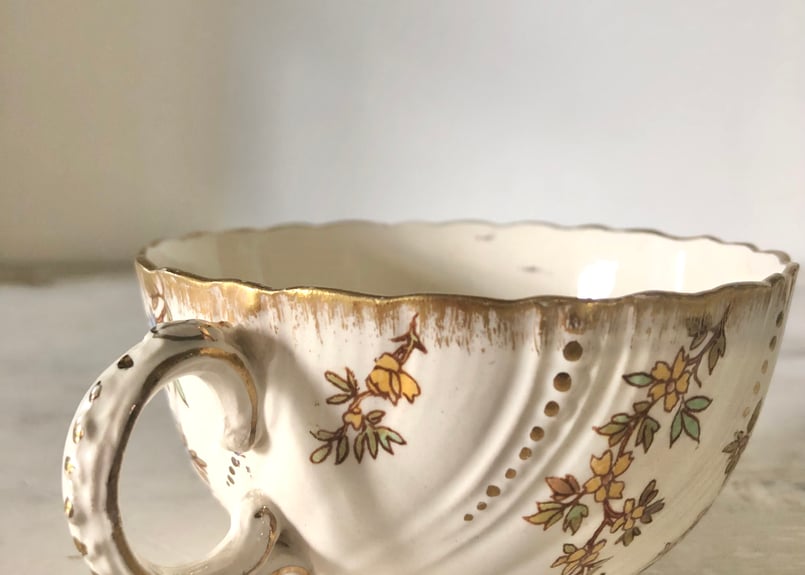 フランスアンティークサルグミンヌ ルイ15世 ティーカップ & ソーサー