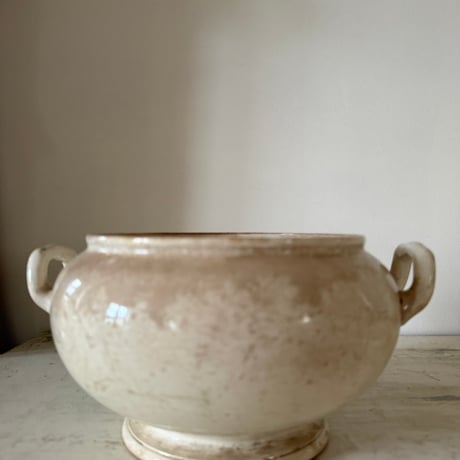 クレイユエモントロー | STORES