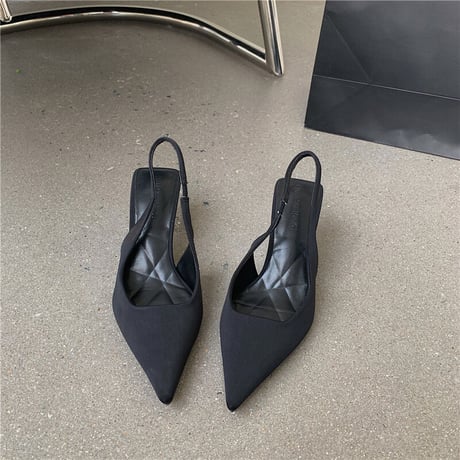 Back strap pumps♡