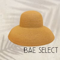 wide-brim straw hat ♡
