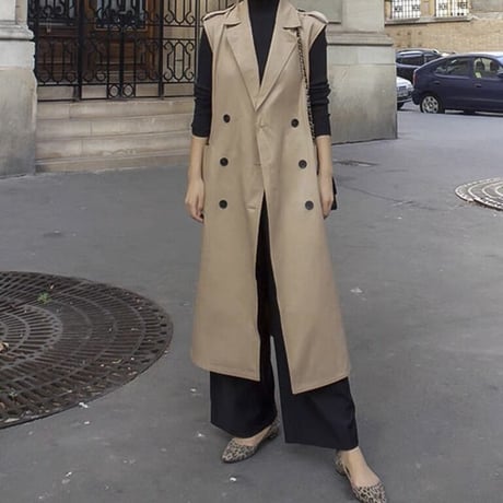 no sleeve trench ♡