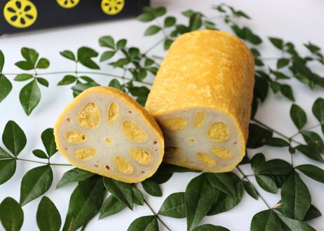 薄衣でシャキシャキした食感と、こだわりの辛さで配合したからし味噌の「からし蓮根」３種よりお好みの2本をお選びください