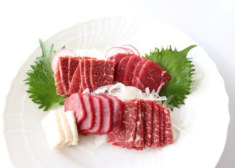 ロータス九州ドットコム//熊本県産　純熊本県産馬刺し 特選馬刺しスライス230g 赤身,霜降り,コーネ