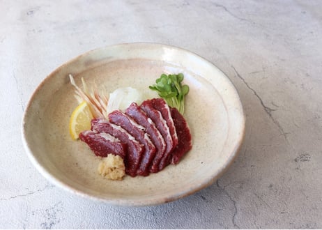 鉄分豊富・熊本名物！直送　国産馬刺し上霜降り（トロ）300ｇセット