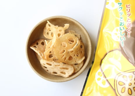 店内で揚げています！ケンミンショーで取り上げられた「三色蓮根」と、れんこんチップの組み合わせ