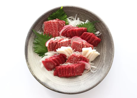 ロータス九州ドットコム//熊本県産　純熊本県産馬刺し 特選馬刺しスライス230g 赤身,霜降り,コーネ