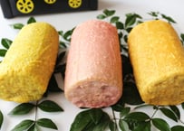 薄衣でシャキシャキした食感と、こだわりの辛さで配合したからし味噌の「からし蓮根」３種よりお好みの2本をお選びください