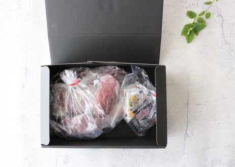 鉄分豊富・熊本名物！直送　馬刺し盛り合わせ300ｇセット