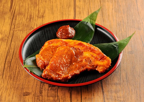 ロータス九州ドットコム//秘伝の味噌ダレを使用し丁寧に漬け込んだ熊本県産りんどうポーク 味噌豚　5枚セット