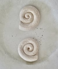 shell motif  broach