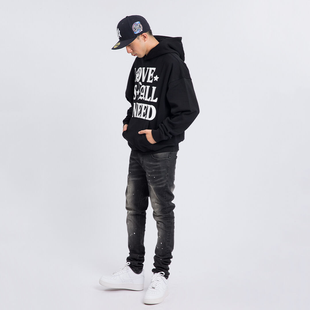 Love Is All I Need Hoodie / Black | FLEXHOOD