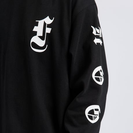 Gothic Letters Long Sleeves / Black