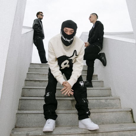 Flexhood & Black8mob Sweater