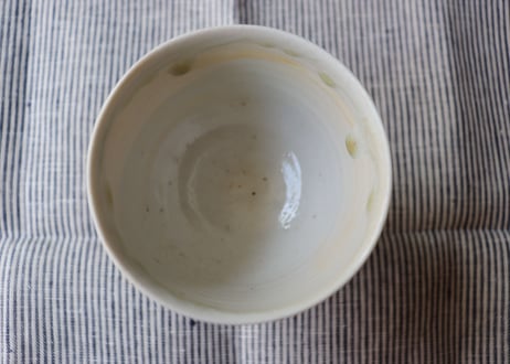 葡萄灰釉の酒杯（工藤冬里）