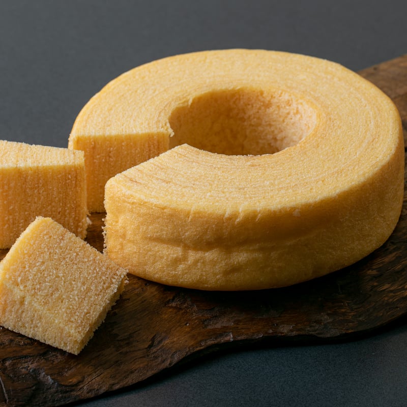 送料込]しっとり甘いバウムクーヘン (2個)【Mystique（ミスティーク